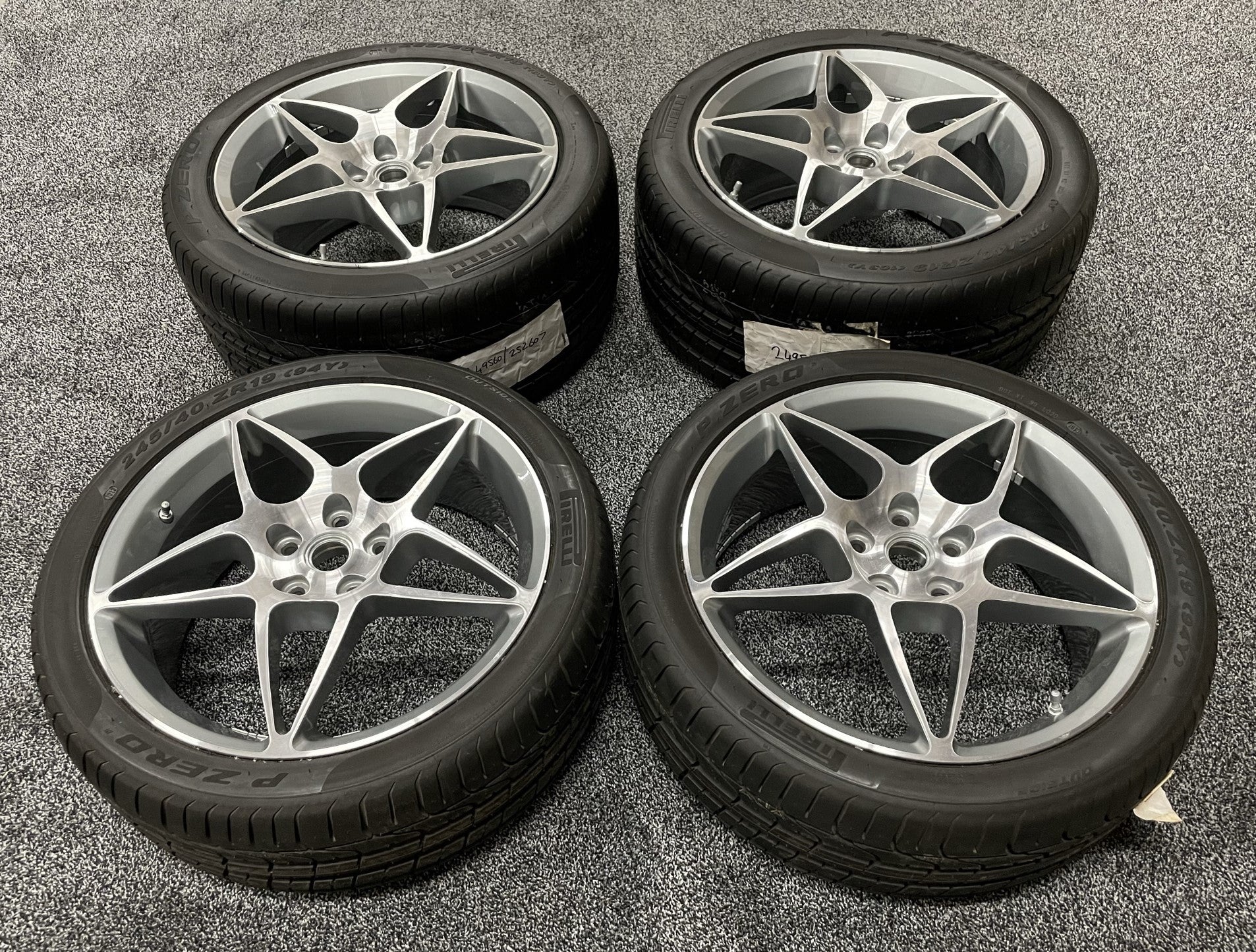 Full Set for Ferrari California - Pirelli Tire and 19" Wheel Set - 252607 / 252606