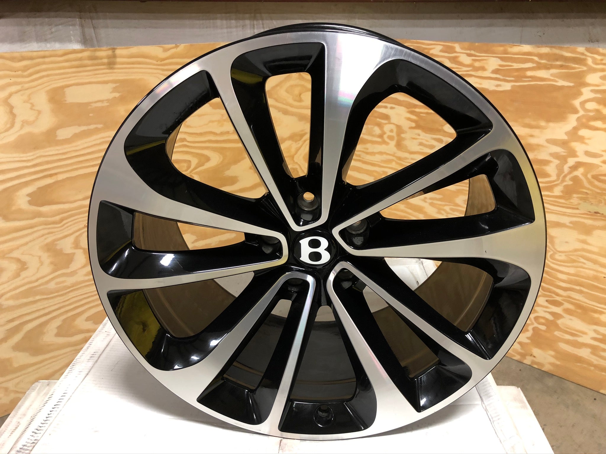Set of 4 - Bently Bentayga - 21" Road Wheel Set - 112550