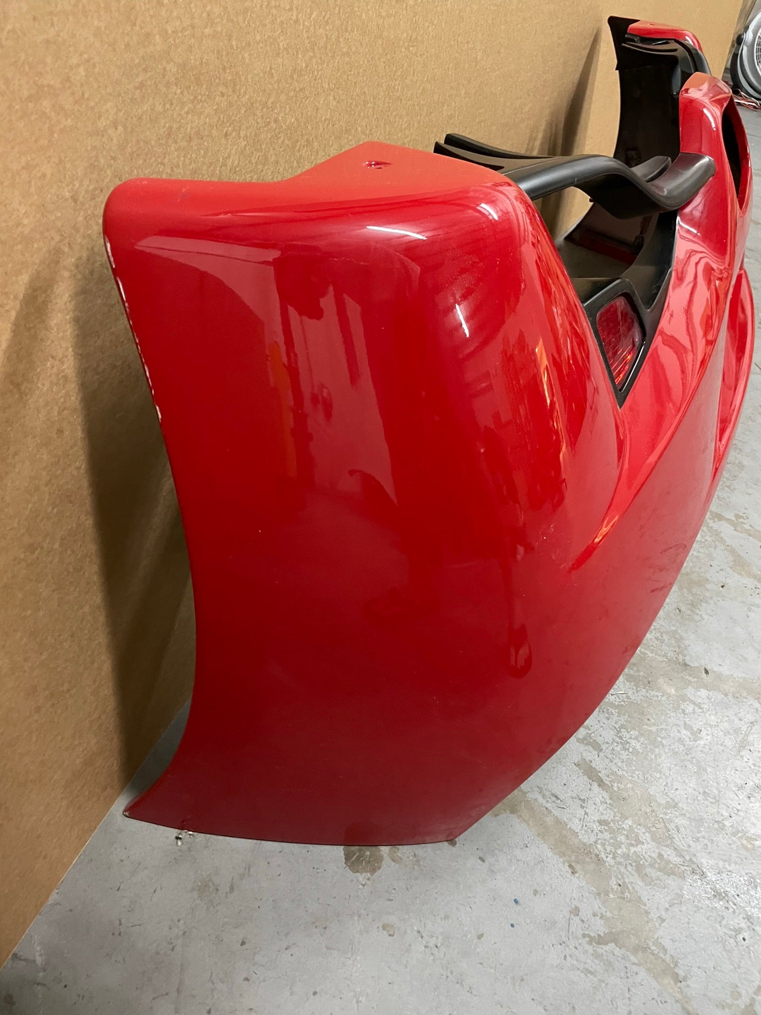 Ferrari 458 Challenge - Complete Rear Bumper - 86283410 / Red w/ Fog Lights